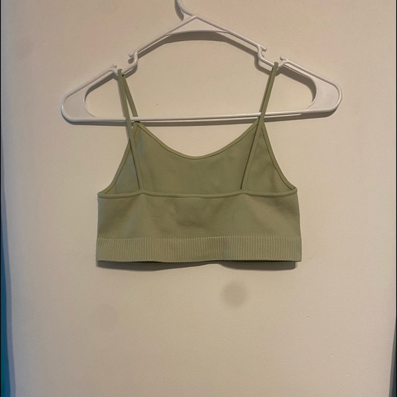 Crop top - Picture 2 of 3